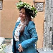 Studentessa laureata in inglese, offre lezioni per bambini di tutte le età.